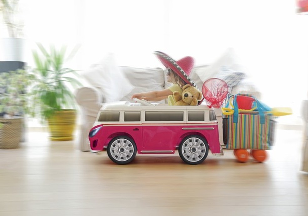 6 apps e playlists para viajar sem sair de casa (Foto: Getty Images) — Foto: Glamour