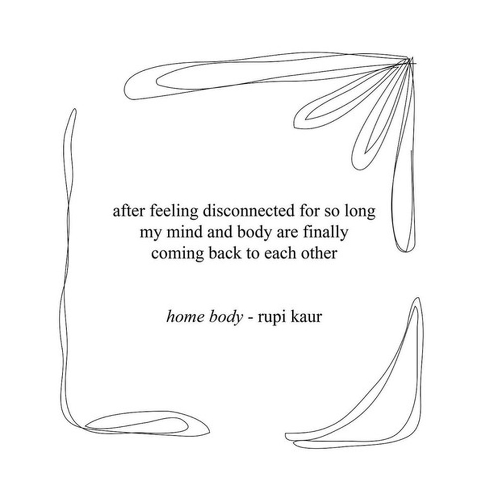 Rupi Kaur divulga detalhes do seu novo livro, Home Body (Foto: @rupikaur_) — Foto: Glamour