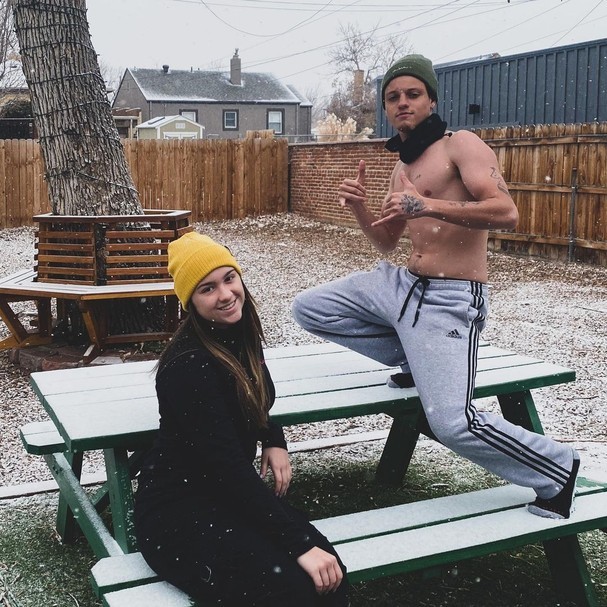 Sofia Liberato curte neve com o namorado; veja álbum (Foto: Reprodução Instagram) — Foto: Glamour