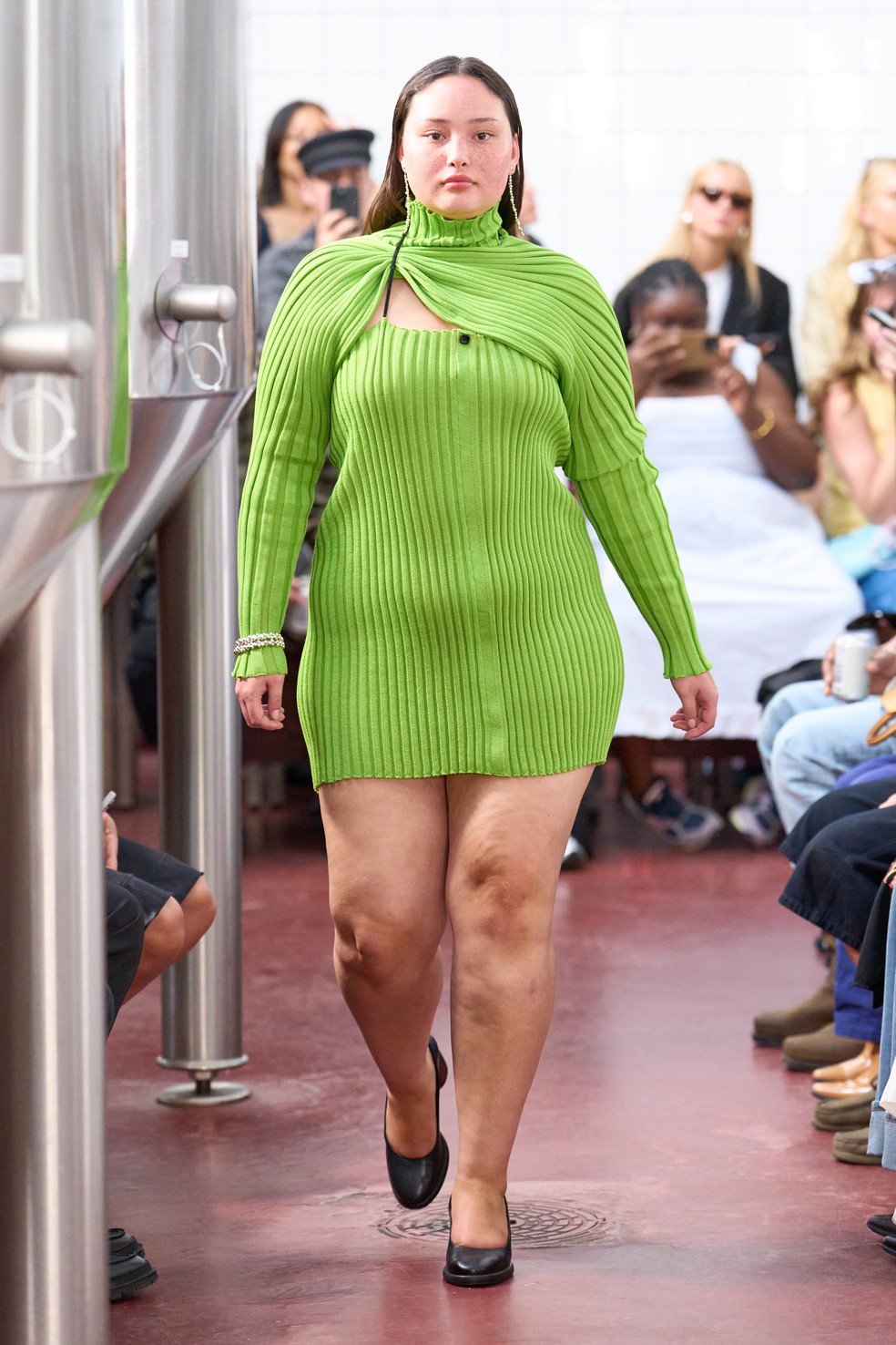 O verde "brat"na passarela do Copenhagen Fashion Week — Foto: Launchmetrics Spotlight