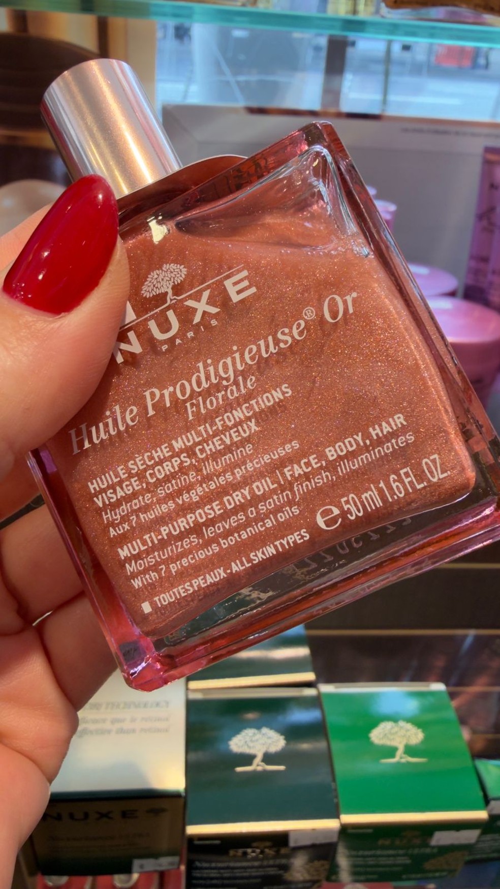Huile Prodigieuse Or Florale, Nuxe Paris 30,50 € — Foto: Vanessa Rozan