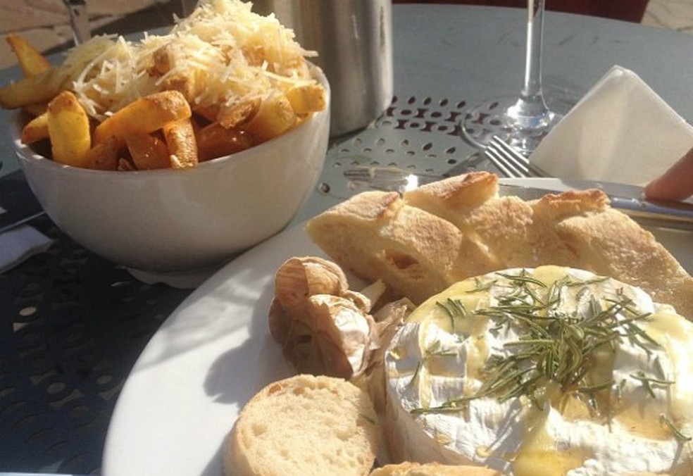 Ao se divertir neste paraíso das compras você pode também se deliciar com os lanches (Foto: Glamour) — Foto: Glamour