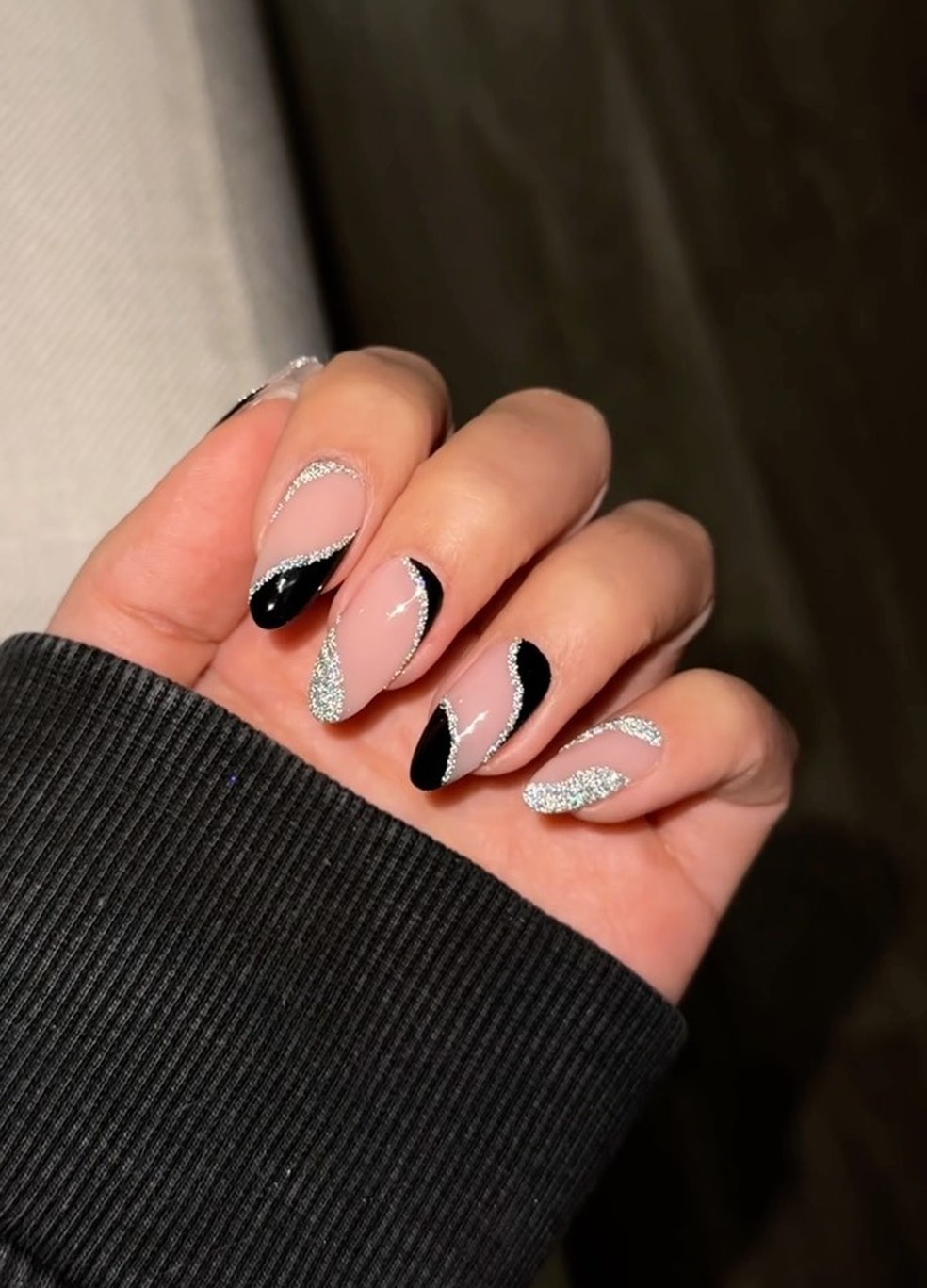 Unhas para o Ano Novo — Foto: Reprodução/ Instagram @heluviee