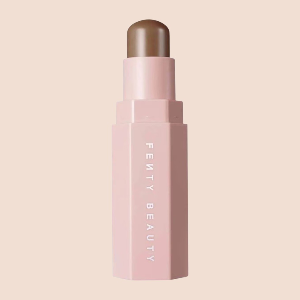 Contorno Match Stick, Fenty Beauty (R$ 200) — Foto: Divulgação