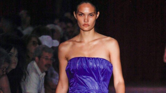 Roxo é a cor do verão 2026: veja onde comprar peças no tom da temporada