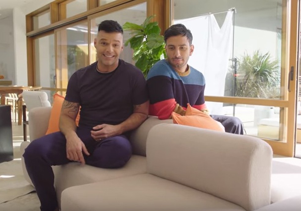 Ricky Martin abre as portas da mansão em Los Angeles com o marido