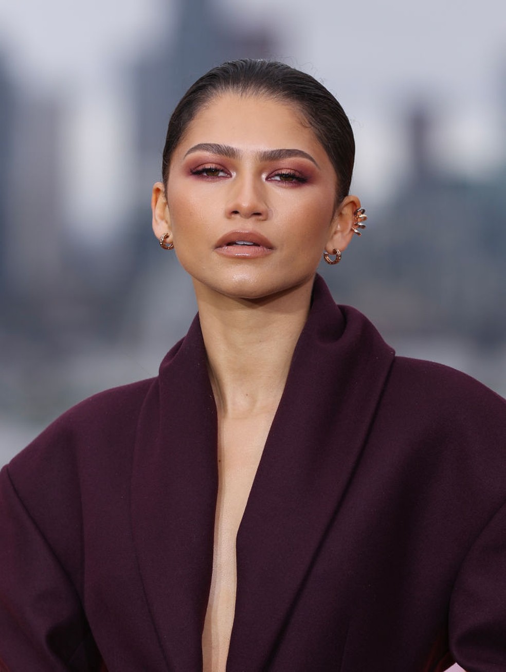 Aqui estão todos os looks de beleza de Zendaya na turnê de lançamento ...