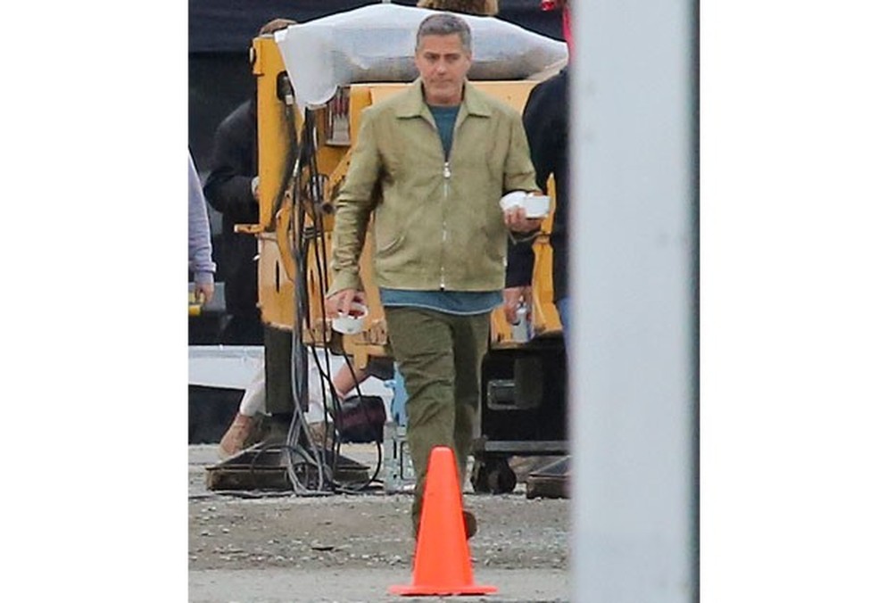 George Clooney em Vancouver (Foto: Splash News/AKM-GSI) — Foto: Glamour