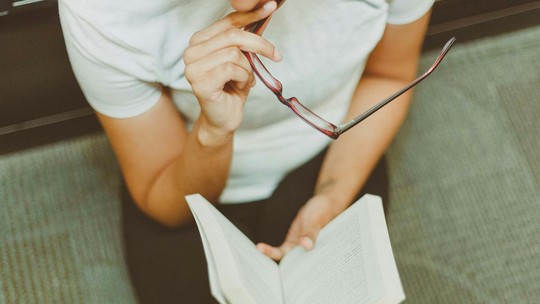 Do palco do Oscar para a estante: livros escritos por vencedores da estatueta