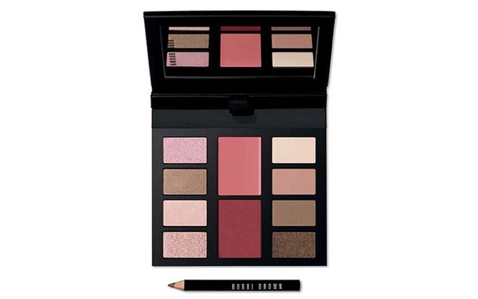 8 sombras + 1 mini lápis de olho + 2 Pot Rouges: o estojo by Katie Holmes (Foto: Divulgação) — Foto: Glamour