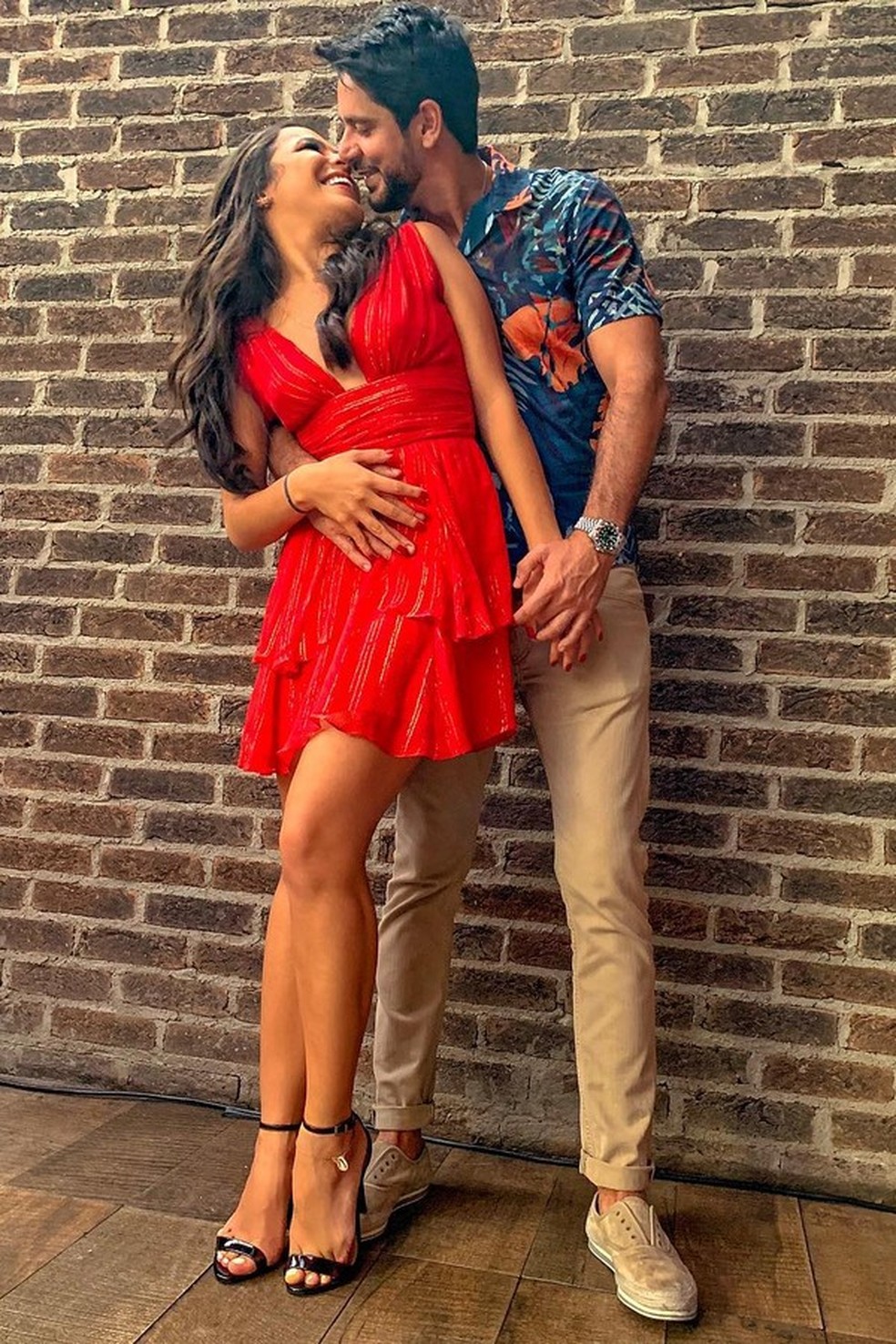 Emilly Araújo faz declaração para o namorado: 'carta de amor aberta'