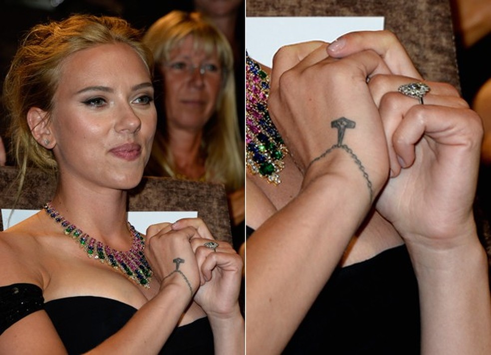 Scarlett e o anel de noivado no lançamento do filme "Under the Skin" (Foto: Getty Images) — Foto: Glamour