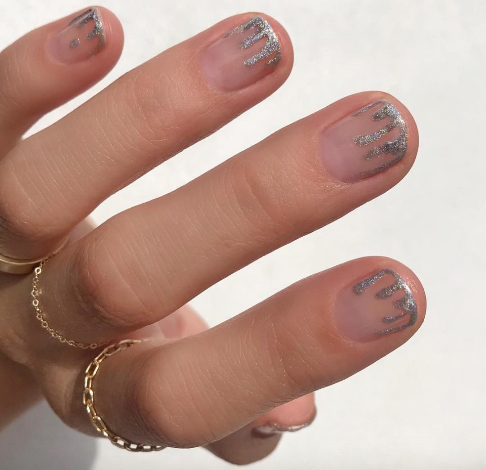 Nail art perfeitas para complementar o look de Halloween (Foto: Betina Goldstein) — Foto: Glamour