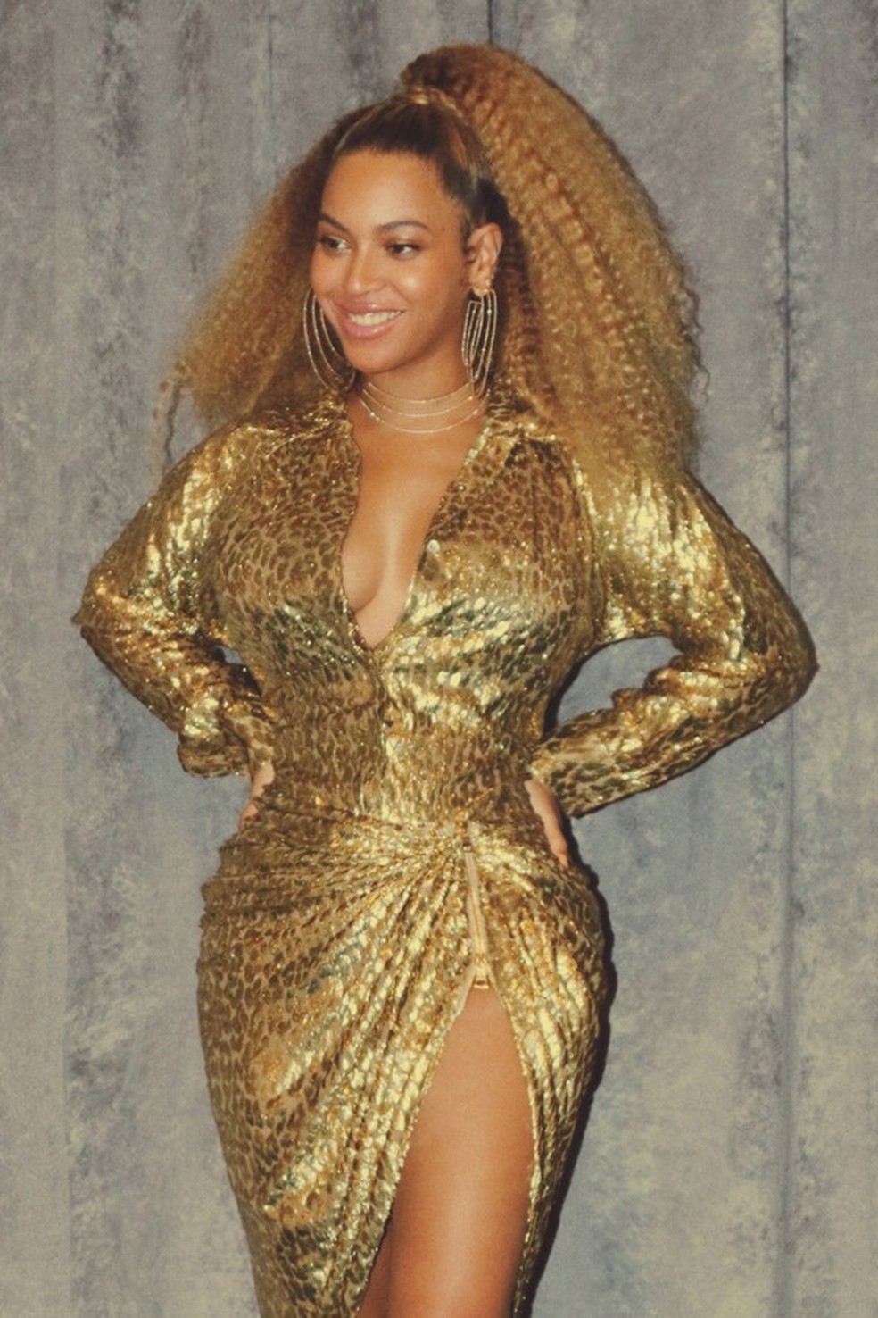 Look dourado reveillon 2025