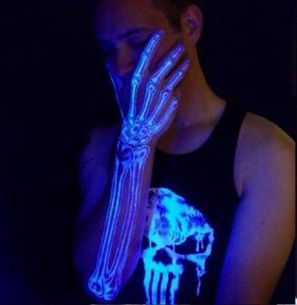 Tatuagem que brilha no escuro é tendência! Inspire-se