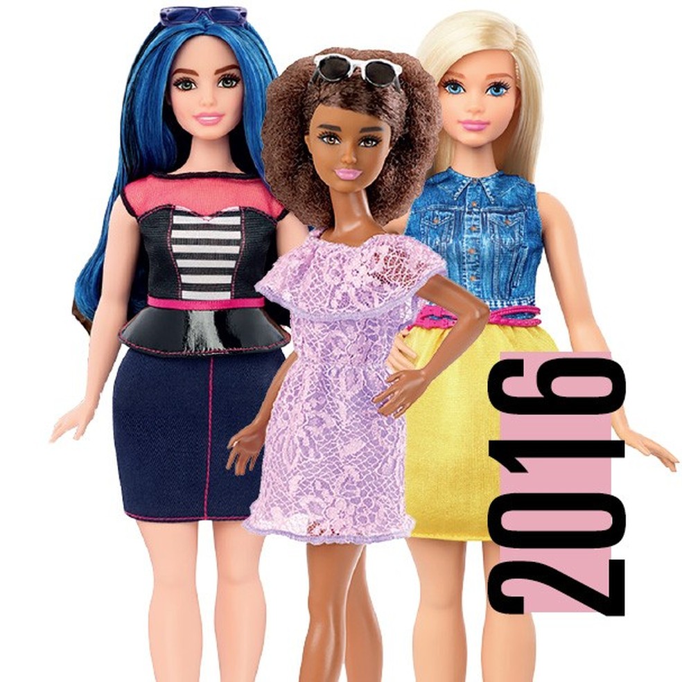 Em 2016, a Barbie lançou novos corpos e tons de pele, apoiando a diversidade (Foto: Getty Images) — Foto: Glamour