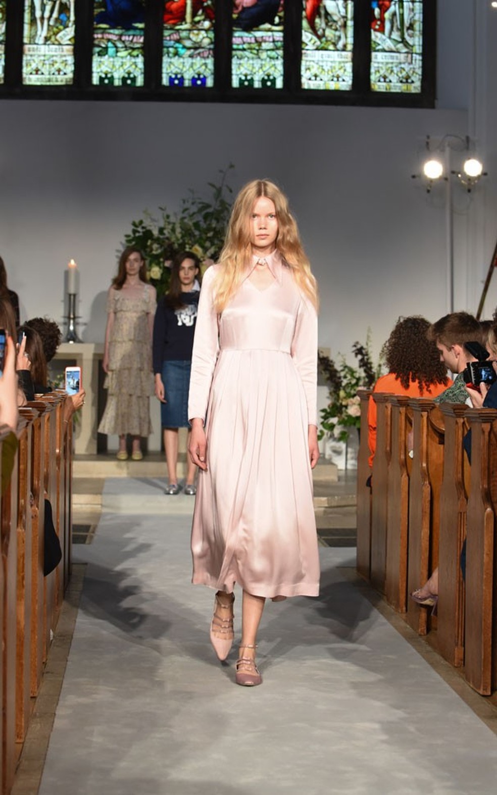 Desfile da primeira coleção da grife Alexachung (Foto: Nicky J Sims/Getty Images) — Foto: Glamour