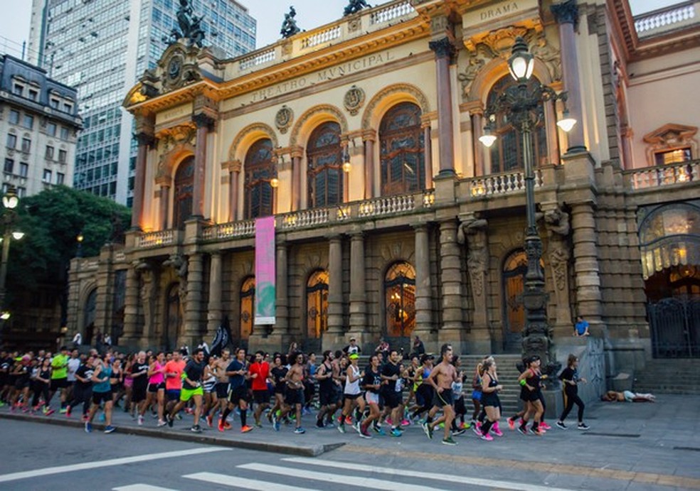 Galera da Nike no Centro de São Paulo (Foto: Instagram/Reprodução) — Foto: Glamour