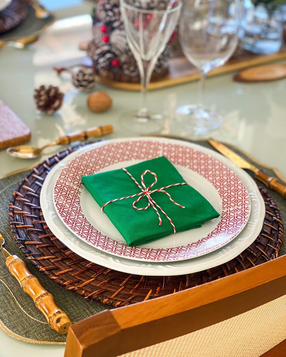 Decoração de Natal para a ceia — Foto: Reprodução/Instagram@lardacleise
