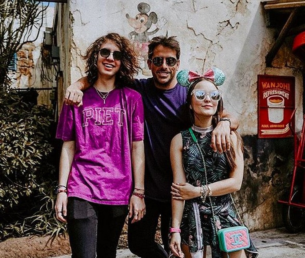 Lucas Jagger, Rodrigo Branco e Larissa Manoela (Foto: Reprodução/Instagram) — Foto: Glamour