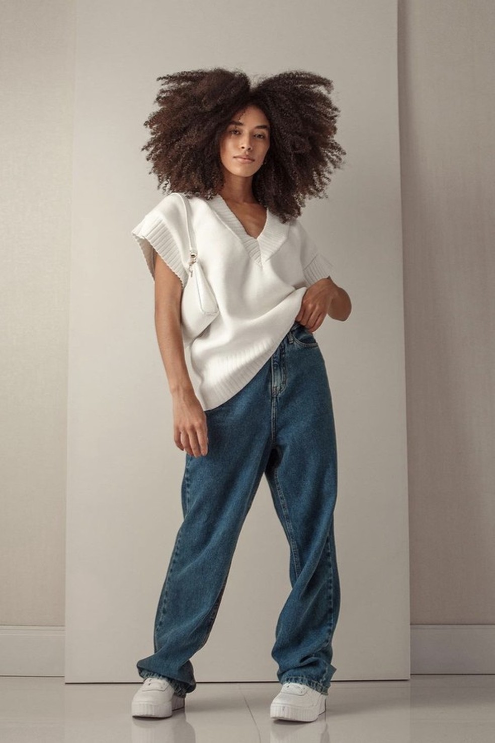 Querendo fugir da versão skinny? Confira diferentes modelagens de calça (Foto: @todecrespa) — Foto: Glamour