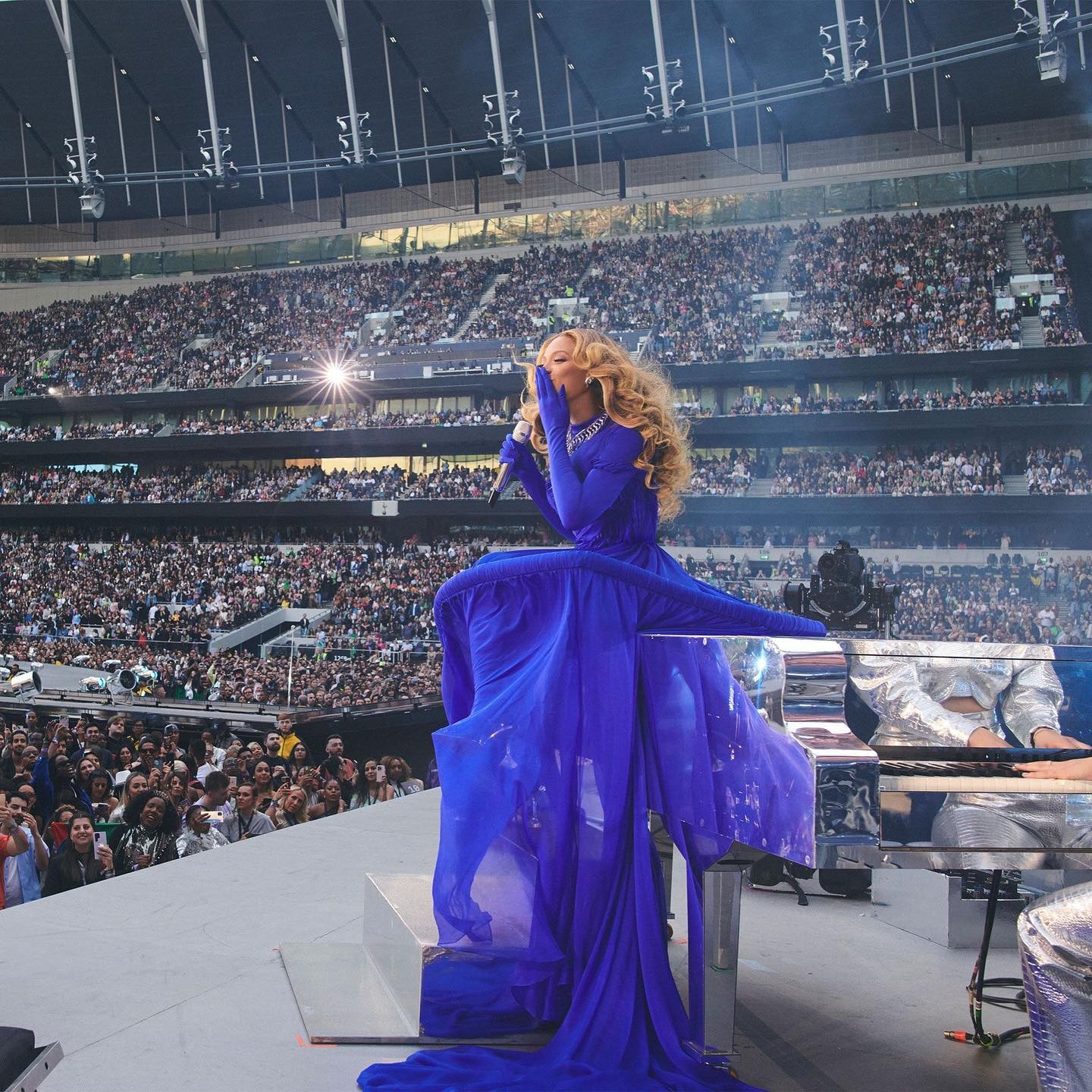 Beyoncé veste Roksanda  — Foto: Instagram