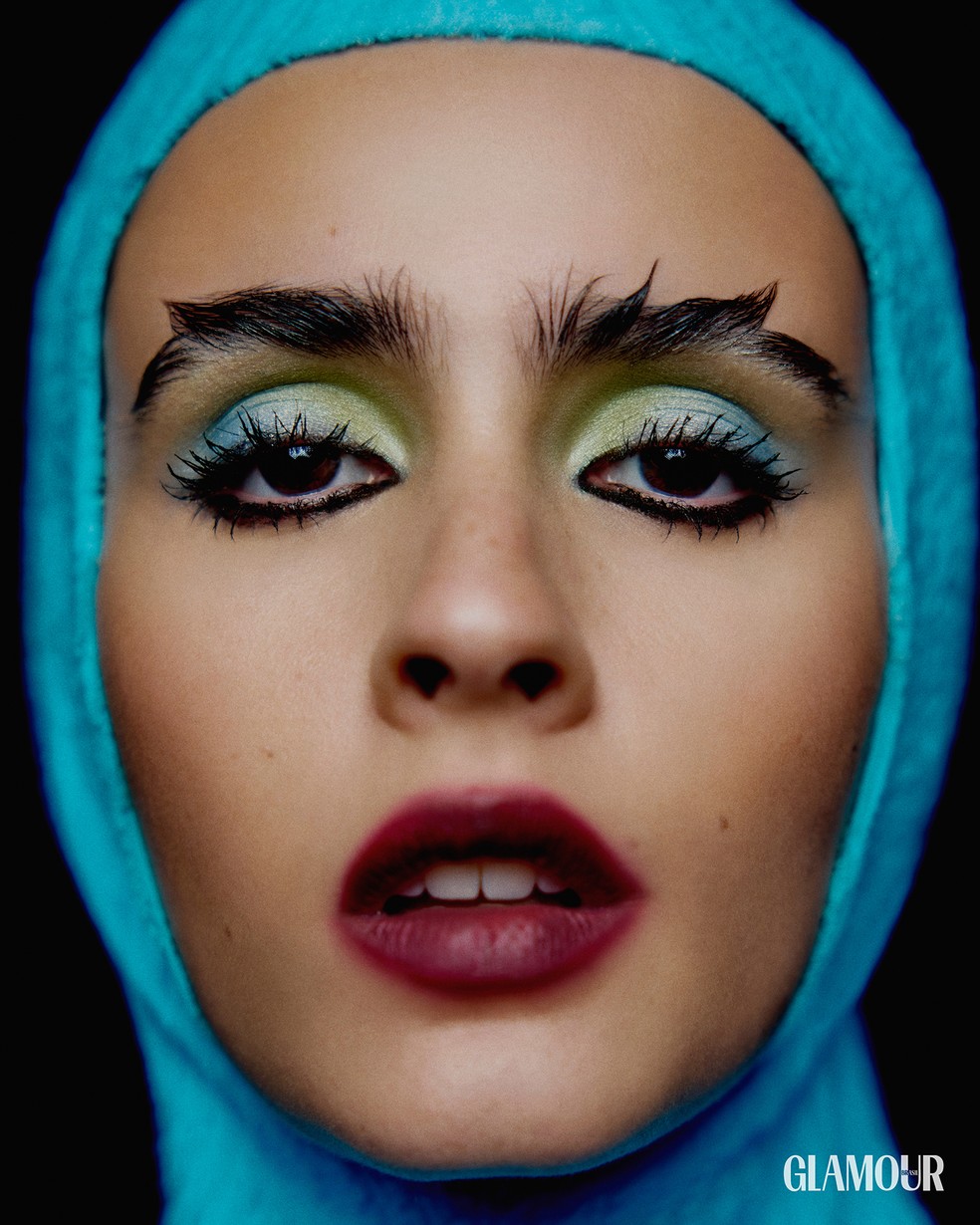 Valentina Herszage é capa da Glamour de Fevereiro — Foto: Bruna Castanheira