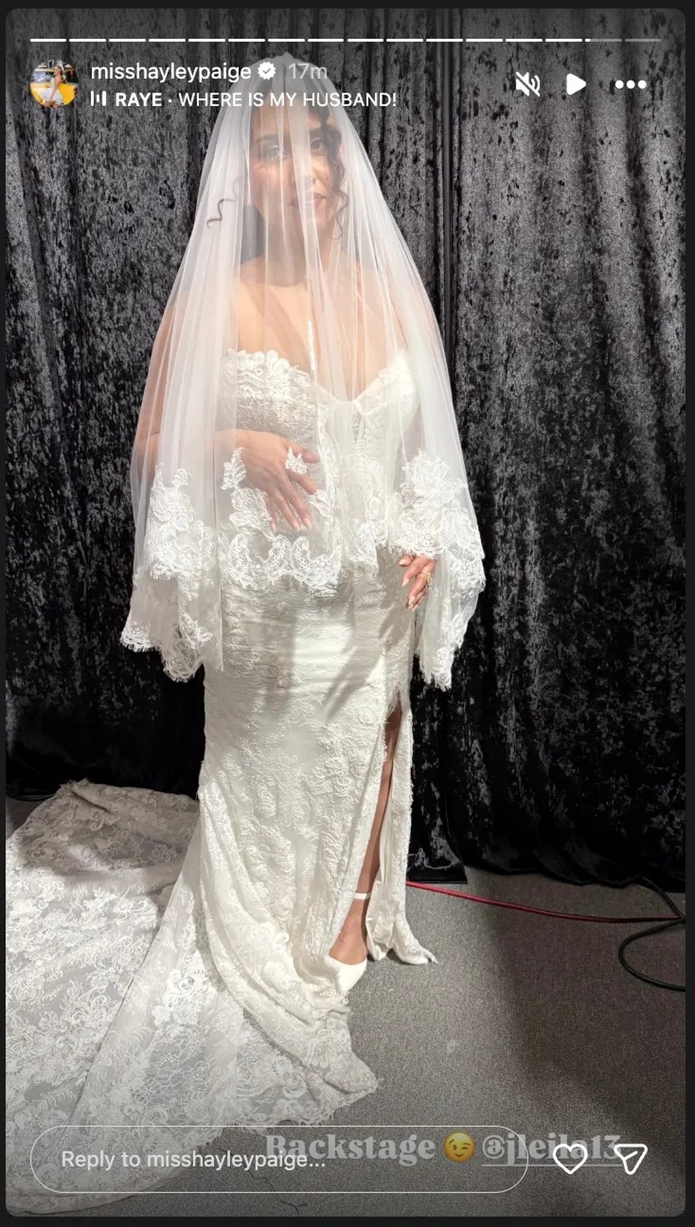 A história por trás do vestido de noiva do show do Bad Bunny no Super Bowl — Foto: Getty Images