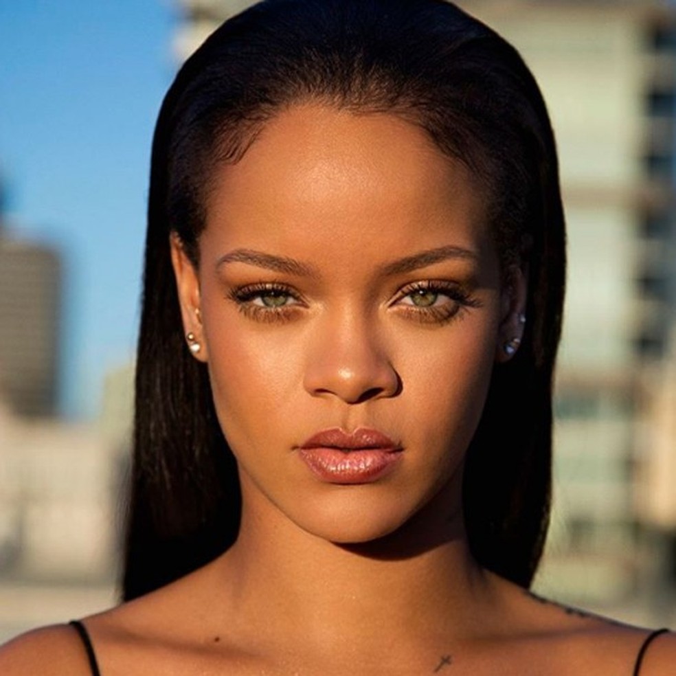 Rihanna para a Fenty Beauty (Foto: Reprodução Instagram) — Foto: Glamour