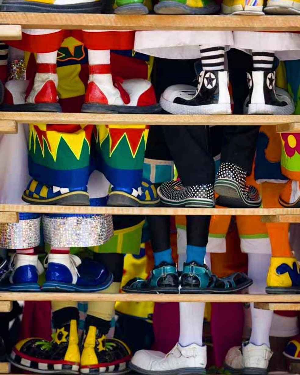 Pés de palhaços postados por Fernanda Vasconcellos (Foto: Reprodução/Instagram) — Foto: Glamour