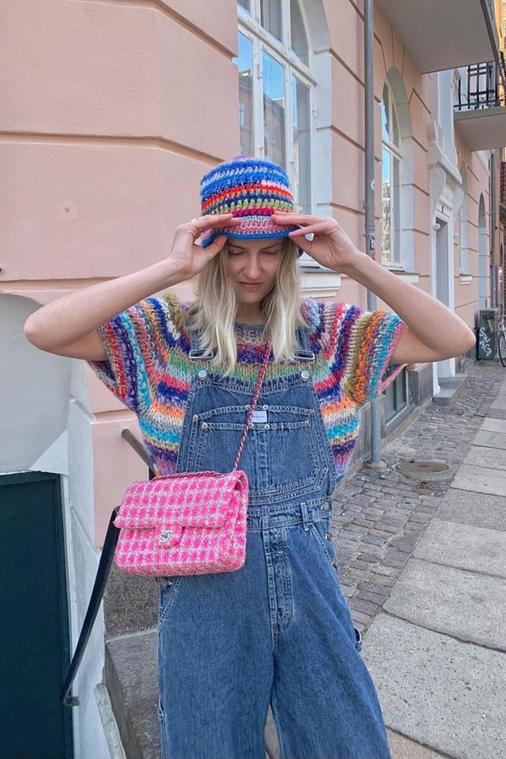 Chapéu de crochê é a tendência estilosa da vez (Foto: @annejohannsen) — Foto: Glamour