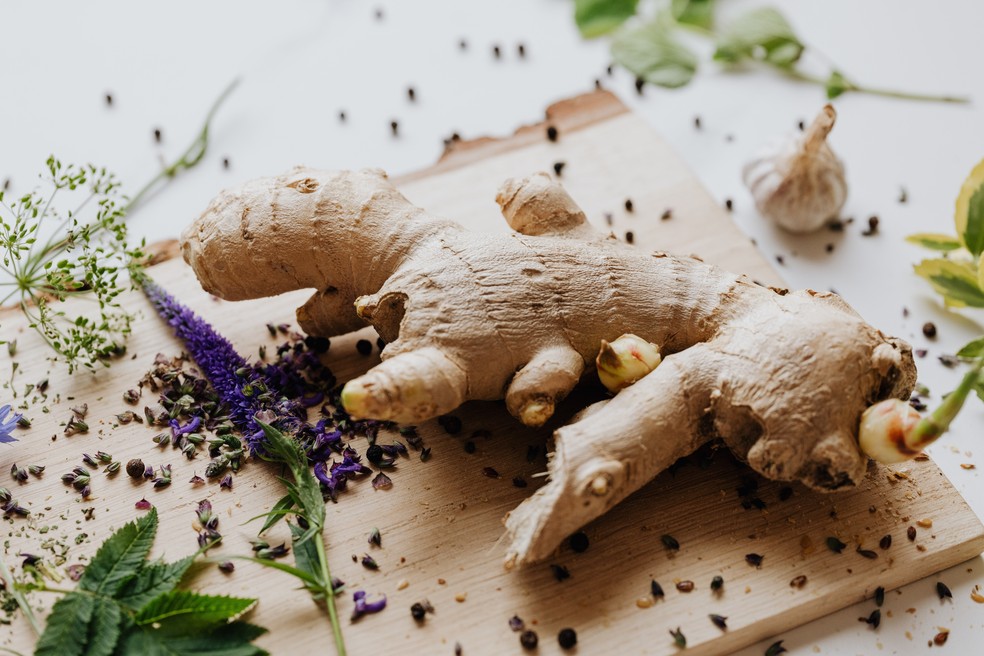 Gengibre está entre os ingredientes benéficos — Foto: Pexels