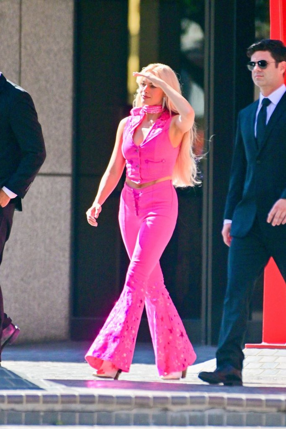 Barbie mania: 5 looks cor de rosa para se vestir como a boneca mais famosa  do mundo