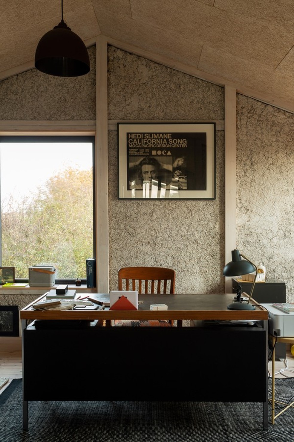 Casa na Inglaterra é carbono neutra e feita de cânhamo (Foto: Oskar Proctor/Divulgação) — Foto: Glamour