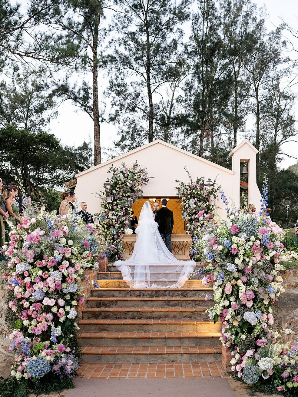 Giovanna Lancellotti abre álbum de casamento — Foto: Reprodução/Instagram