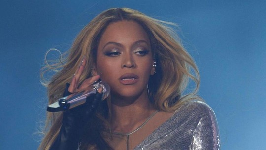 Maquiador revela imagem inédita da pele de Beyoncé vista em zoom