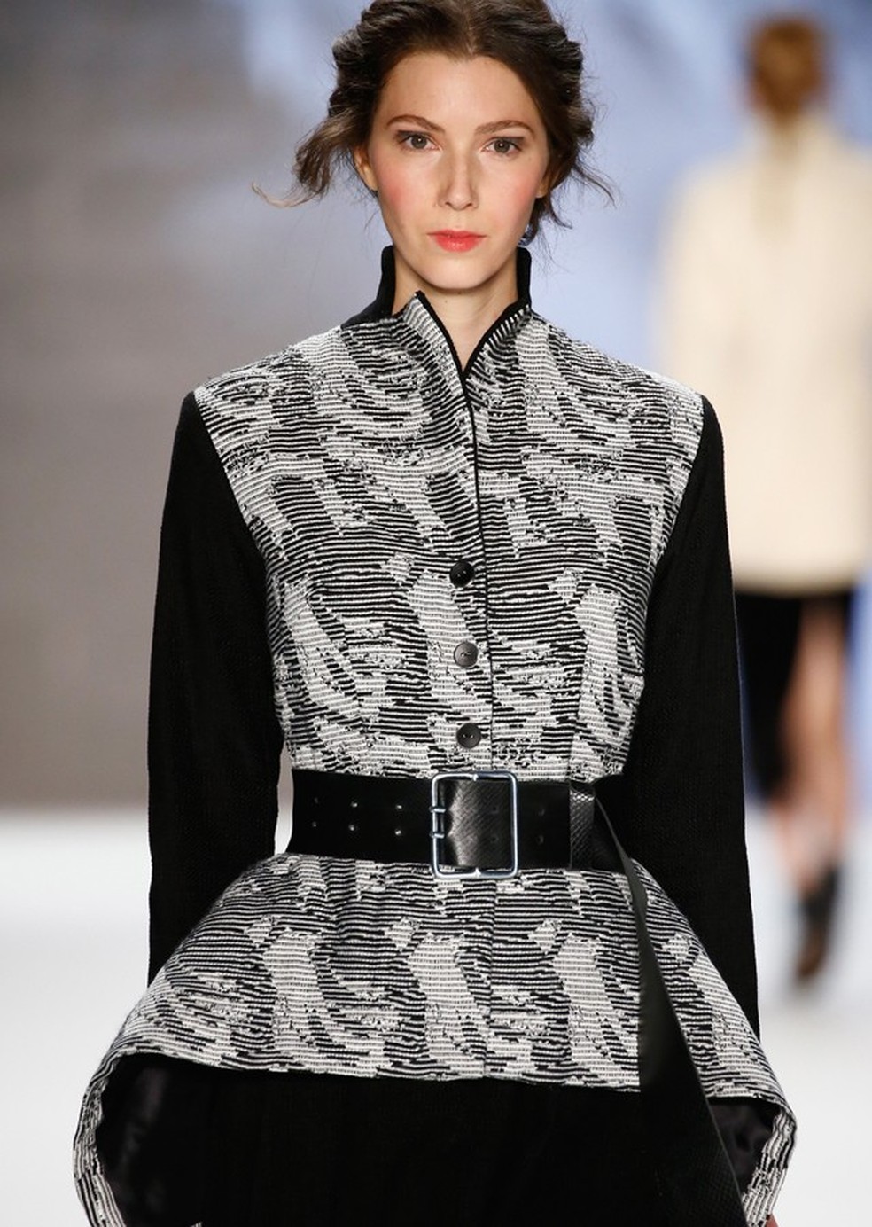 Os homens foram os primeiros a usarem o saiote, que hoje ganhou uma versão repaginada: o peplum! (Foto: Getty Images) — Foto: Glamour