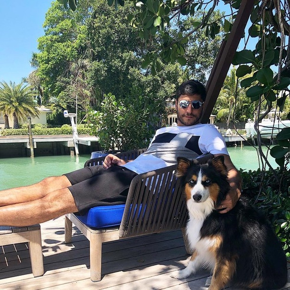 Thiago Magalhães curte dia de descanso em Miami
