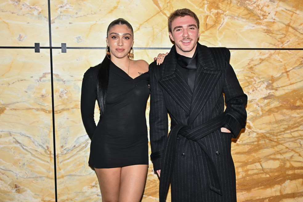 Lourdes Leon e Rocco Ritchie, filhos de Madonna, chegam juntos para ...