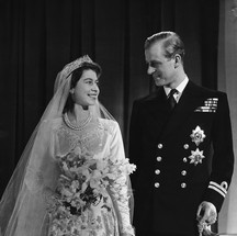 Rainha Elizabeth II em seu casamento com o príncipe Phillip — Foto: Getty Images