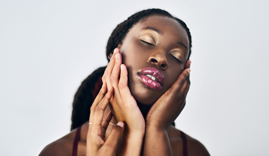 Como cuidar da pele no tempo seco? Dermatologista explica