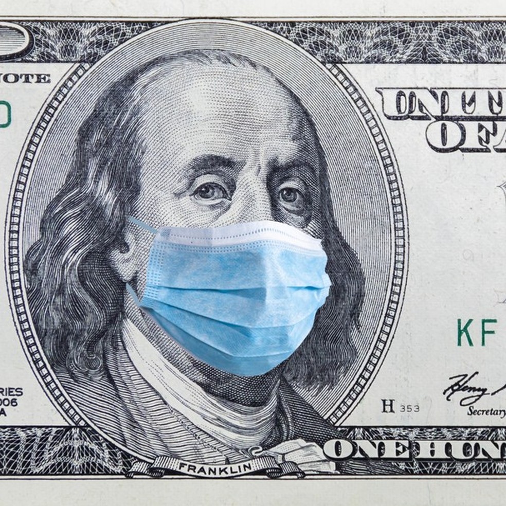 Devo investir mesmo na pandemia? (Foto: Getty Images ) — Foto: Glamour