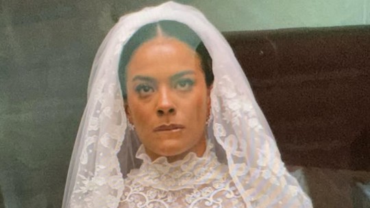 'Vale Tudo': confira todos os detalhes dos dois vestidos de noiva de Maria de Fátima 