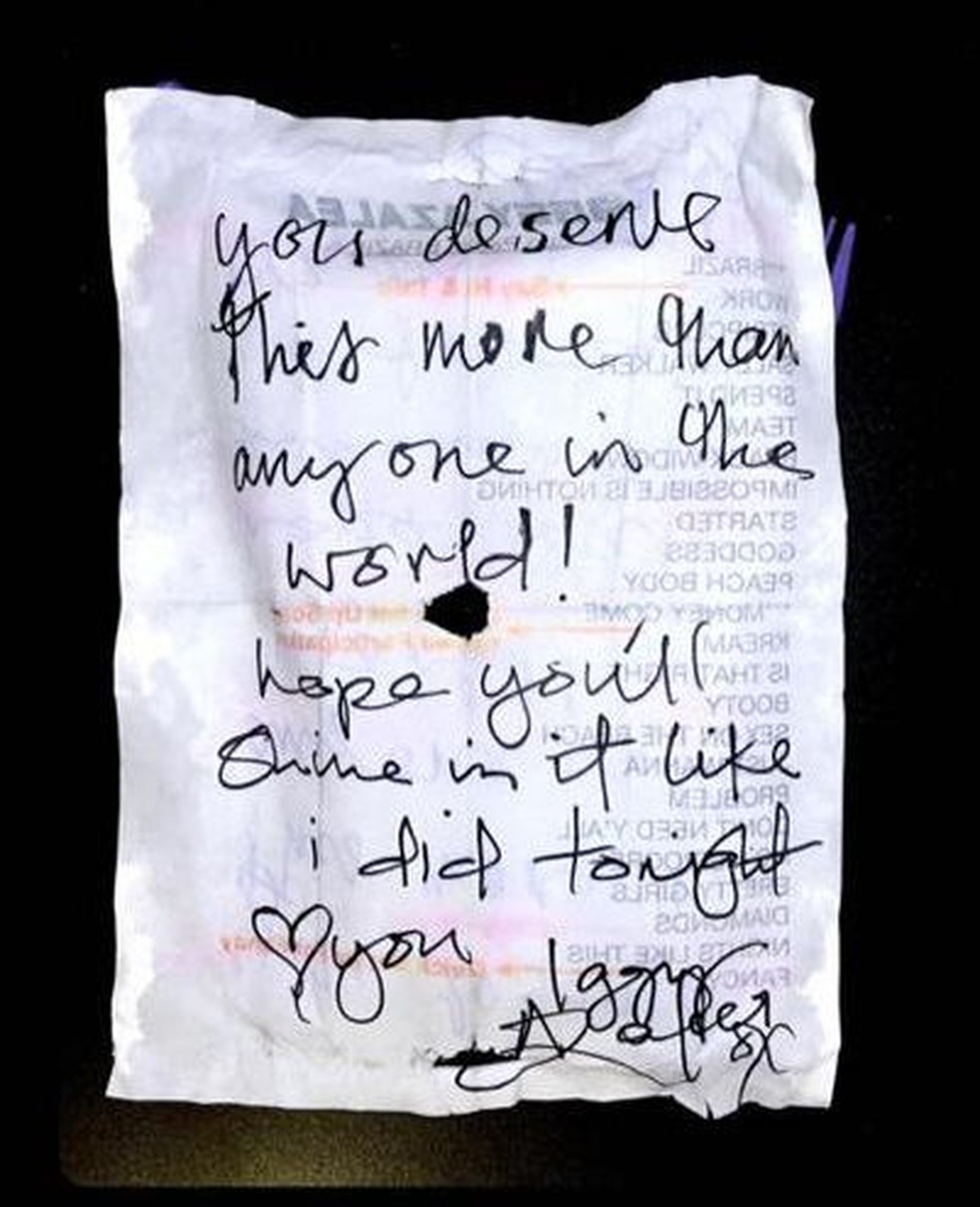 Carta escrita por Iggy Azalea para fã — Foto: Foto: Way Model