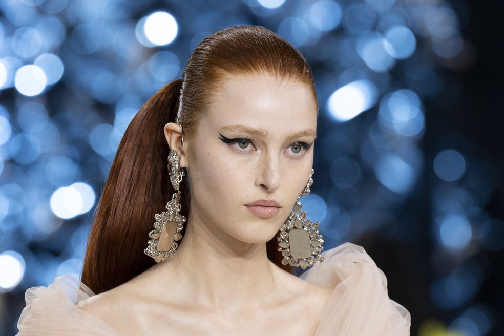 Delineado do desfile de Giambattista Valli na alta-costura — Foto: Imaxtree
