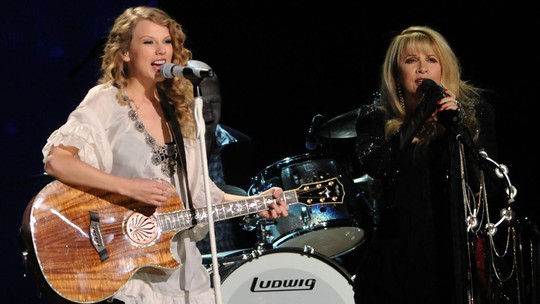 Stevie Nicks elogia trabalho de Taylor Swift como compositora: 'Alcança o coração das pessoas e se conecta com elas'