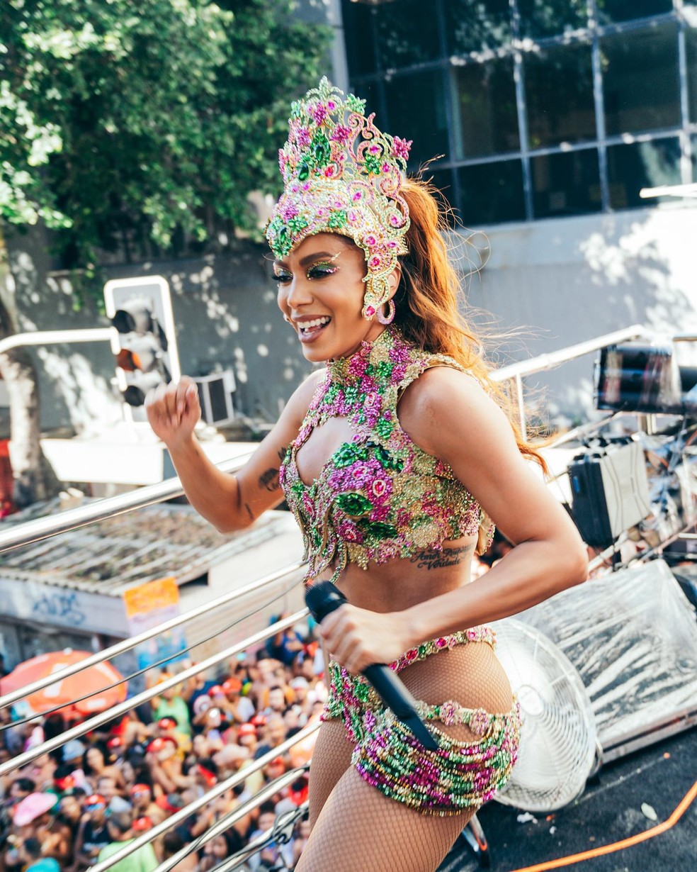 Anitta fala sobre maratona do Carnaval: "É impossível não surtar" — Foto: Reprodução/Instagram