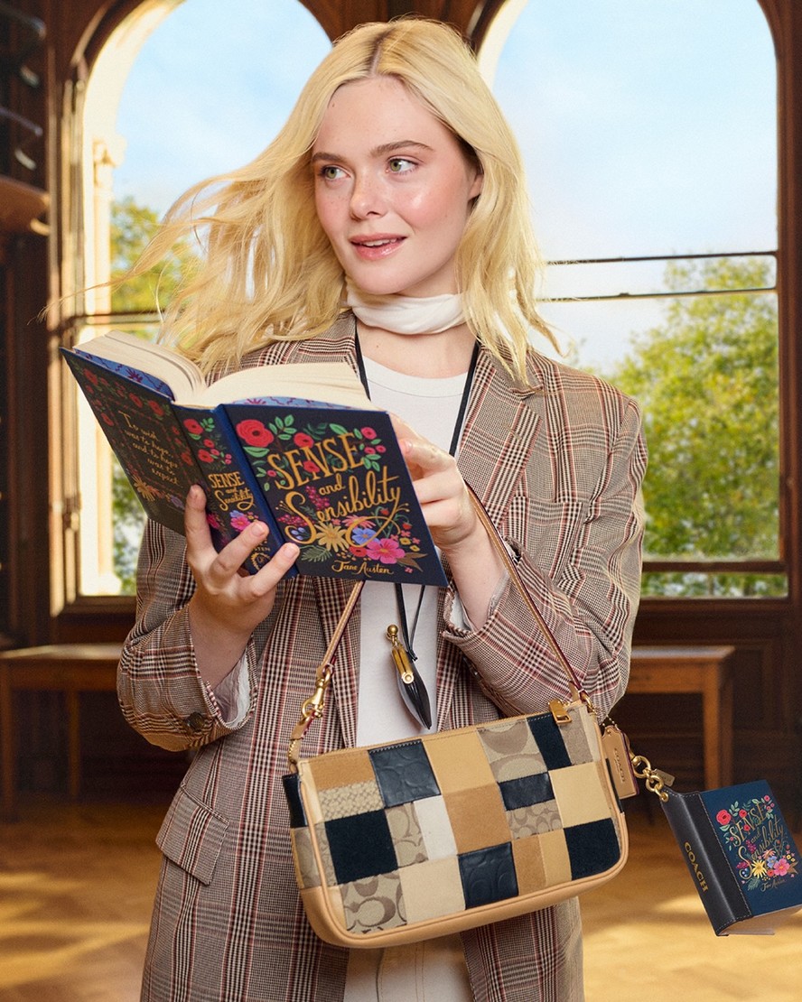 Elle Fanning para a Coach