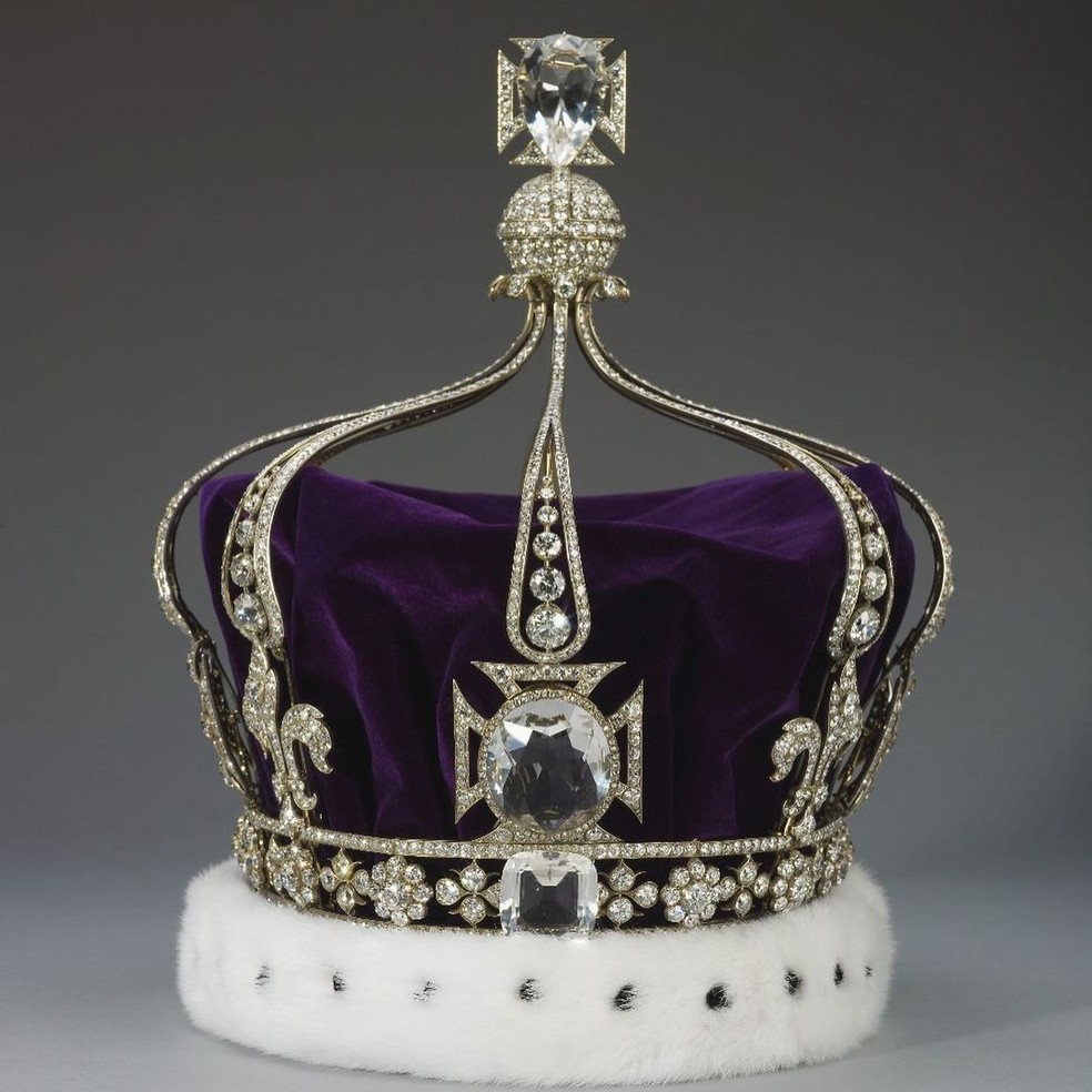 Coroa da Rainha Mary — Foto: Reprodução/Instagram