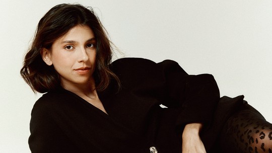 Júlia Portes, atriz de 'Emergência Radioativa', fala sobre a série: "Eu me aproximei da personagem pelas margens"